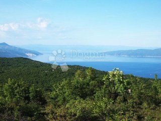 NEPONOVLJIVO GRAĐEVINSKO ZEMLJIŠTE SA POGLEDOM NA KVARNER