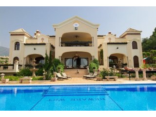 9 Bedrooms - Villas - Malaga - For Sale