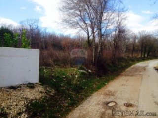 Građevinsko zemljište 2000m2/ mogućnost otkupa djela