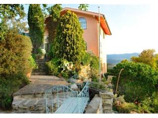 Villa With Charming Garden + Sea View