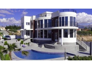 5 Bedroom 5 Bathroom Villa In Benidorm..