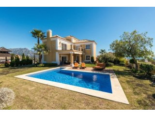 4 Bedrooms - Villa - Malaga - For Sale