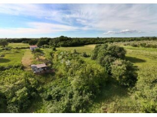 Muntić – zemljište 1.516 m², izgradivost 340 m² BRP, 7 km do