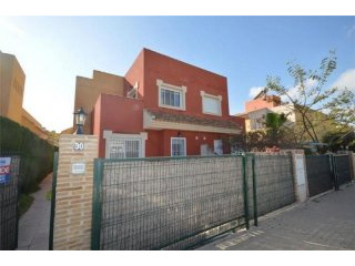 3 bedroom semi-detached bungalow for..