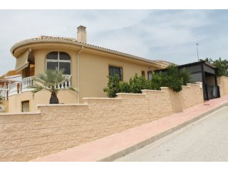 3 Bedrooms - Villa - Alicante - For Sale