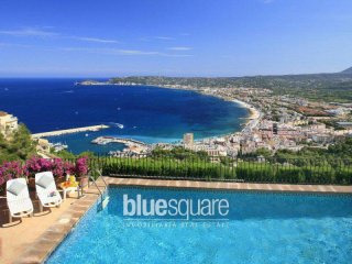 Villa with breathtaking views over the..