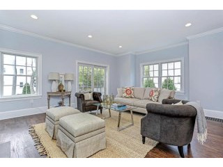 3 bedroom House For Sale: 2 Nassau..