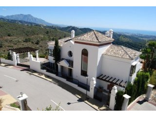 4 Bedrooms - Villa - Malaga - For Sale