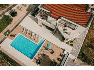 ŠIBENIK ( DUBRAVA ) - VILLA IZ BAJKE