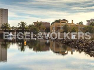 HOUSE WITH PRIVATE PIER IN LA MANGA MAR..