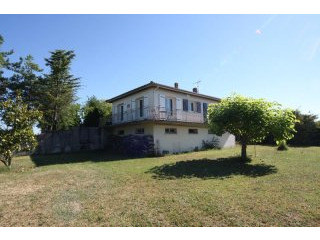 Spacious "sous-Sol" House With Large..