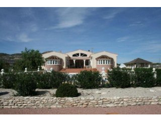 Stunning & Immaculate Luxury Villa..