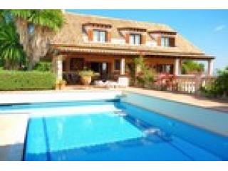 8 Bedrooms - Finca - For Sale