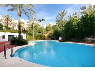 2 Bedroom Middle Floor Apartment
