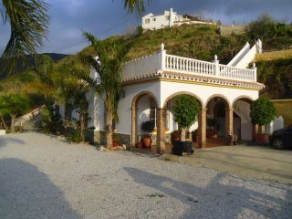 3 bedroom, 1 bathroom Villa, (build 105..