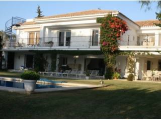 Villa for sale in Paraiso Bajo..