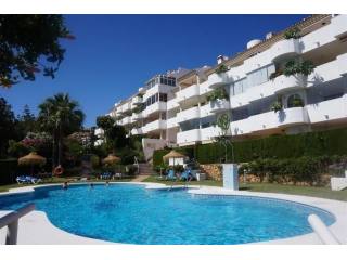 2 Bed Apartment for sale in Calahonda