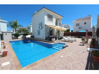 House Detached - For Sale - 2 Bedrooms