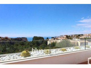 Superb modern apartment with beautiful..