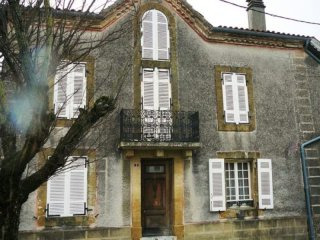4 Bedrooms - House - Midi-Pyrenees -..