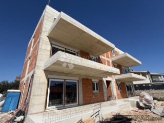 RAŽANJ – Novogradnja: ekskluzivan stan (S-2) u prizemlju s p