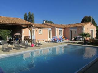 Detached Bungalow With Heated Swimming..