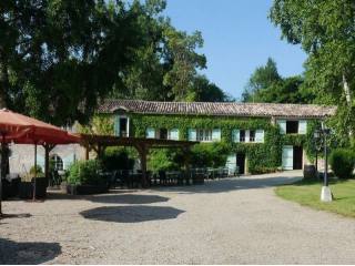 Chambres D'hotes And Restaurant In A..