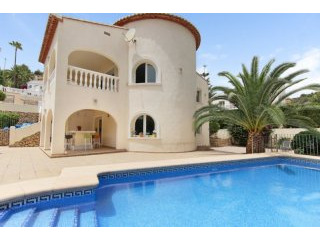Beautiful spacious 5 bedroom villa in..