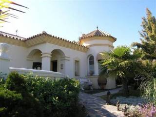 VILLA FOR SALE IN NUEVA ANDALUCIA