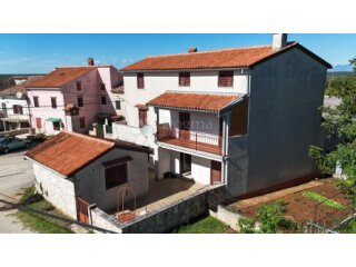 Kuća u okolici Marčane ,dvojna kuća 113m2