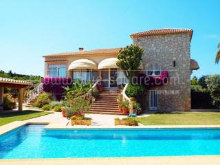 luxe villa with separate guesthouse on..