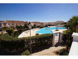 Wondelful 2 Bedroom First Floor..