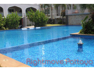 1 Bedroom Condo for sale in Pratumnak -..