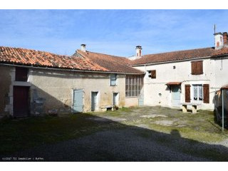 3 Bedroom Village House With Gas..