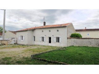 4-Bedroom Village House With Garden