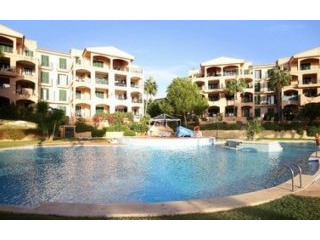 Apartment with a communal pool in Nova..