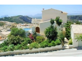 Magnificent 3 Bedrooms 3 Bathrooms..