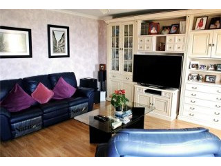 4 bedroom Apartment For Sale: South..