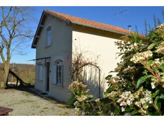 Detached property nestled in the..