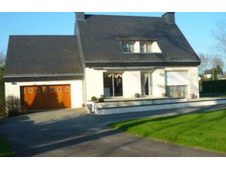 Detached House with Nice Garden