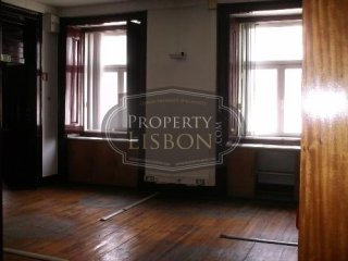 300 M2 T5 Lisbon Apartment for Sale..
