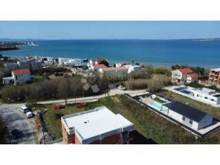 60m2-prizemlje,vrt,200m od mora