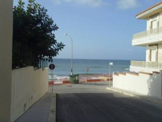 BEACH APARTMENT