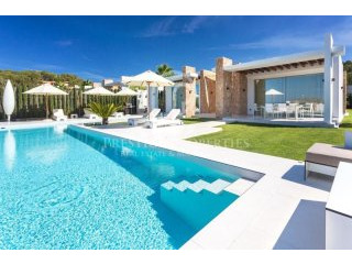 Beautiful villa with views of the sea..