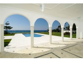 Villa - Positioned overlooking the..