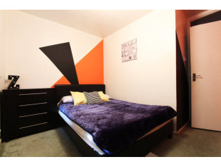 Single with double bed near Maida Vale..