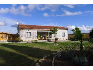 3 Bedrooms - Villa -..