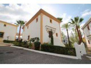 4 Bedrooms - Villa - Malaga - For Sale