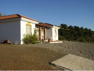 Villa - This modern quality country..