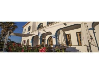 Beach Front Hotel With Spectacular..